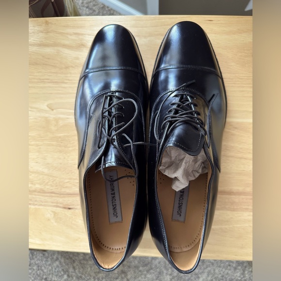 Johnston & Murphy Men’s black leather cap toe shoe. Size 11. Never been worn - Picture 1 of 5